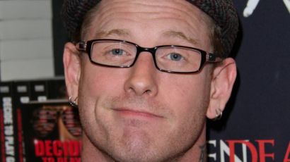 Slipknot Frontman Corey Taylor Signs Copies Of His New Book "The Seven Deadly Sins"