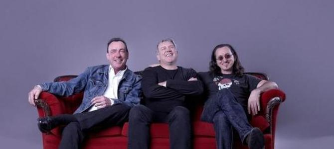 Rush_-_Main_Pub_-_Andrew_MacNaughtan