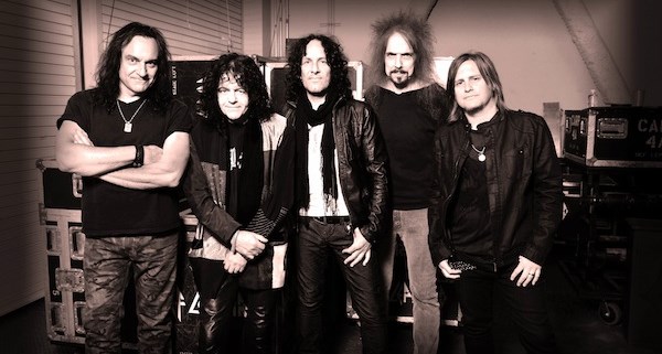 lastinline2013band_600