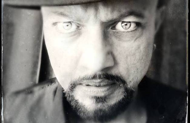 GeoffTateBlackWhite_638
