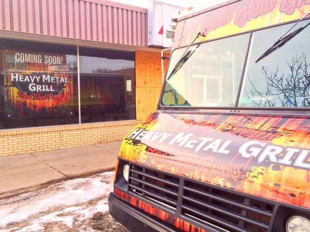 motleycrewsheavymetalgrilltruck_2