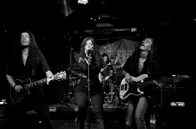 Photo by Mattia Stancioiu