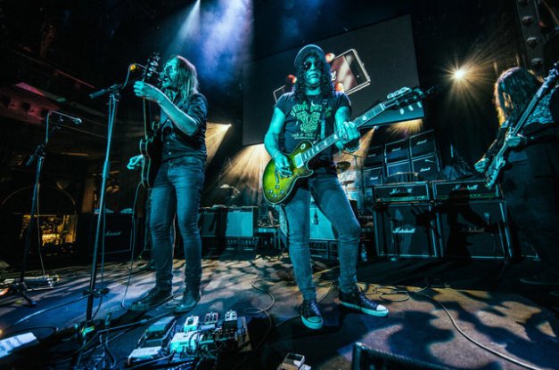 Graveyard-Slash-Marshall_2015_08_21___Pao_Duell_107