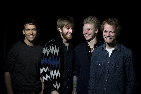 Photo by Nikolai Linares