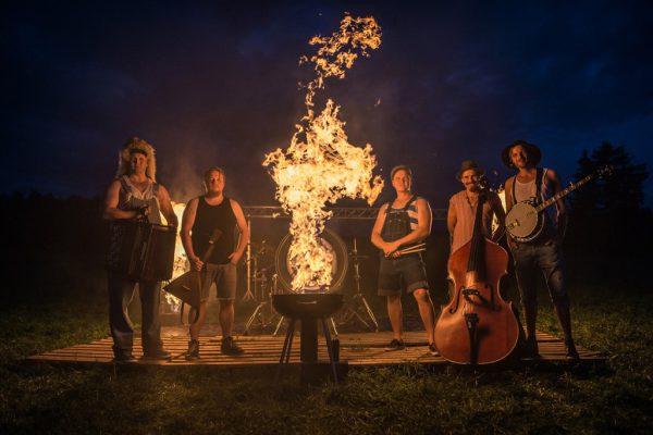 steve-n-seagulls-video_1500px-1024x683
