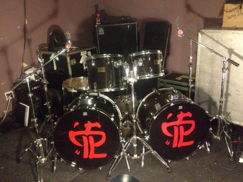 GENE-HOGLAN-Auctioning-Drumkit-for-Charity