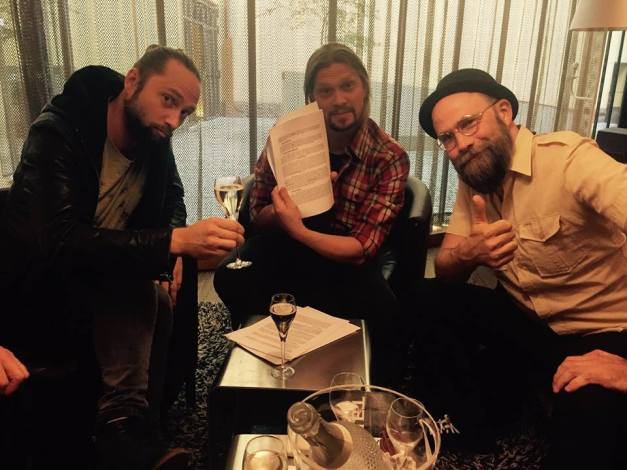 VonHertzenBrothers-Signing-Mascot