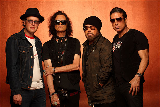 Black_Country_Communion_by-Neil_Zlozower