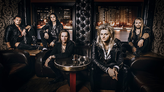 kissin-dynamite-photo