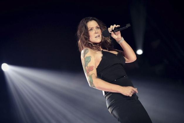 BethHart-RoyalAlbertHall-stage3