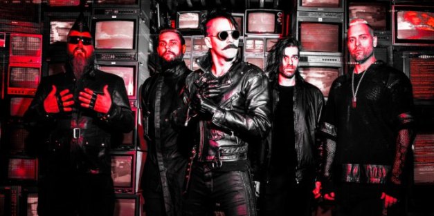 3Teeth-Photo-by-SequoiaEmmanuelle