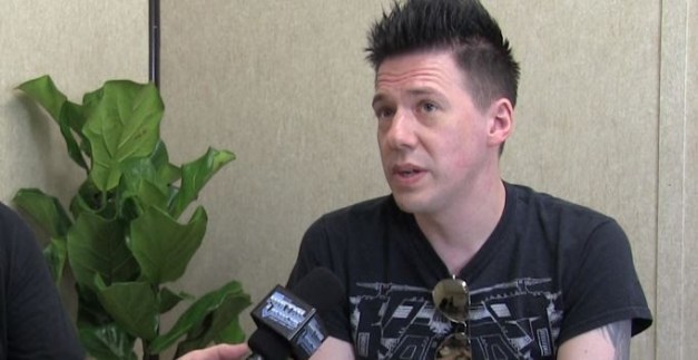 the-metal-voice-Ghost