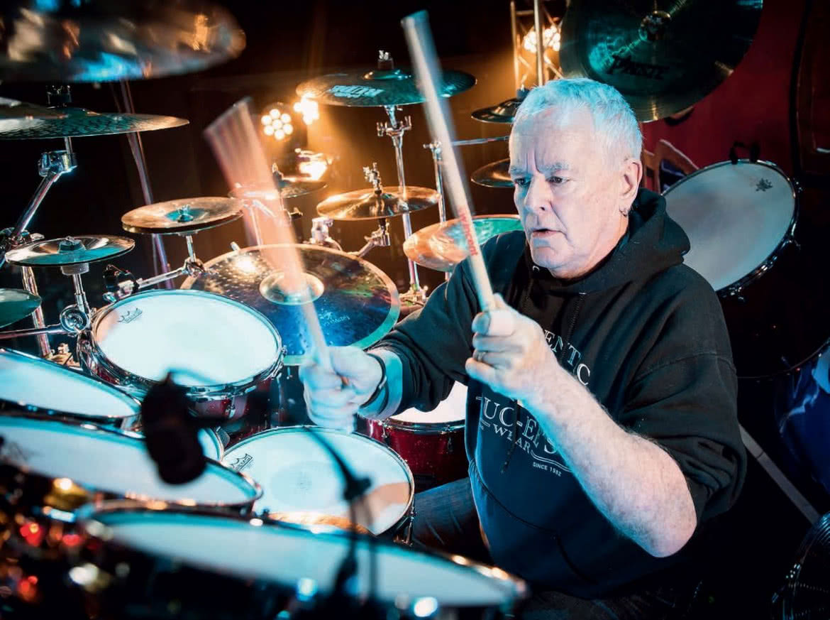 the-metal-voice-saxson