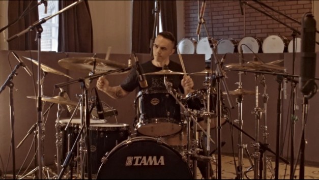 THY-ART-IS-MURDER-JesseBeahler