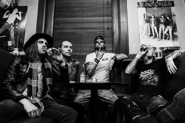 SHOTGUN-MISTRESS-band